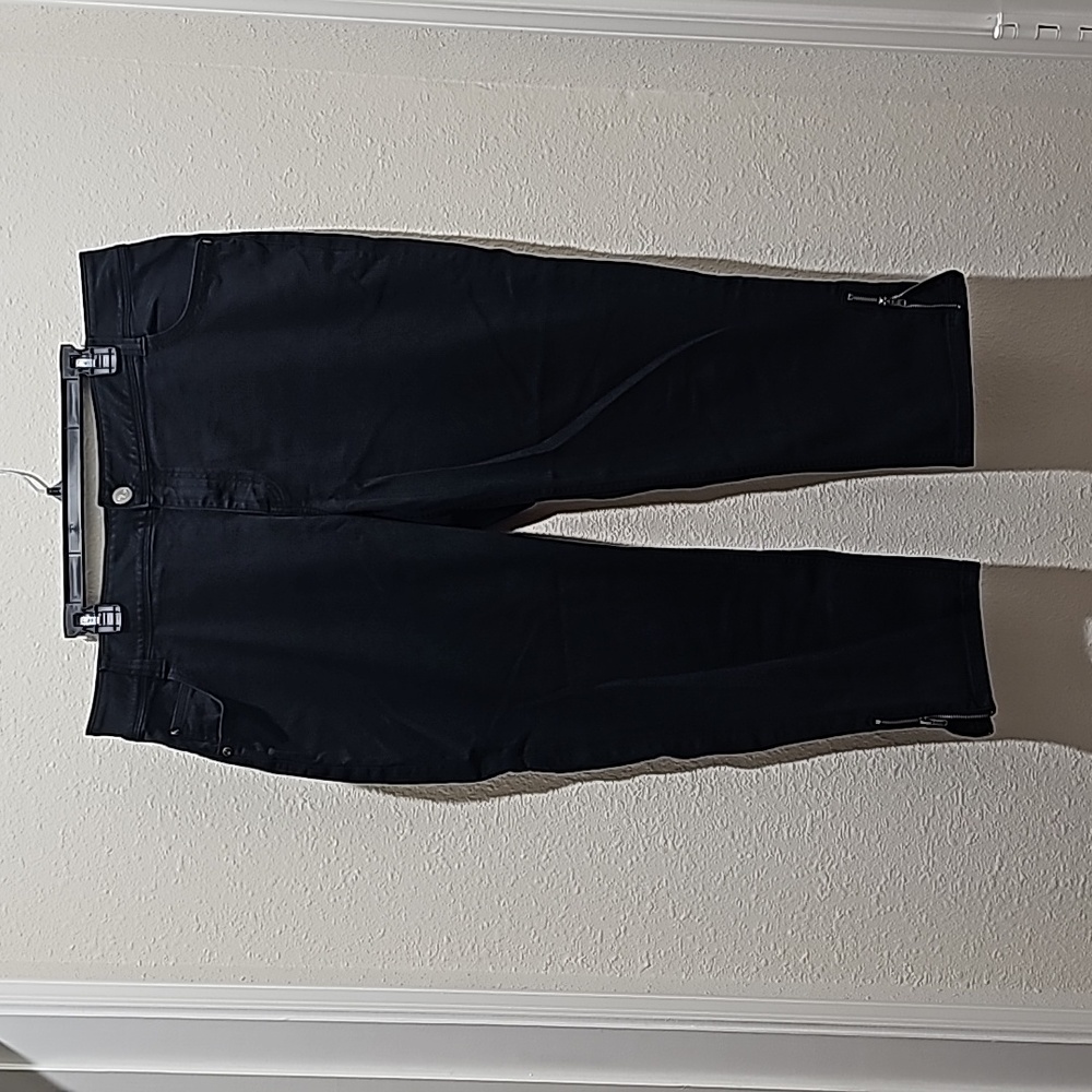 Lane Bryant black capris size 22